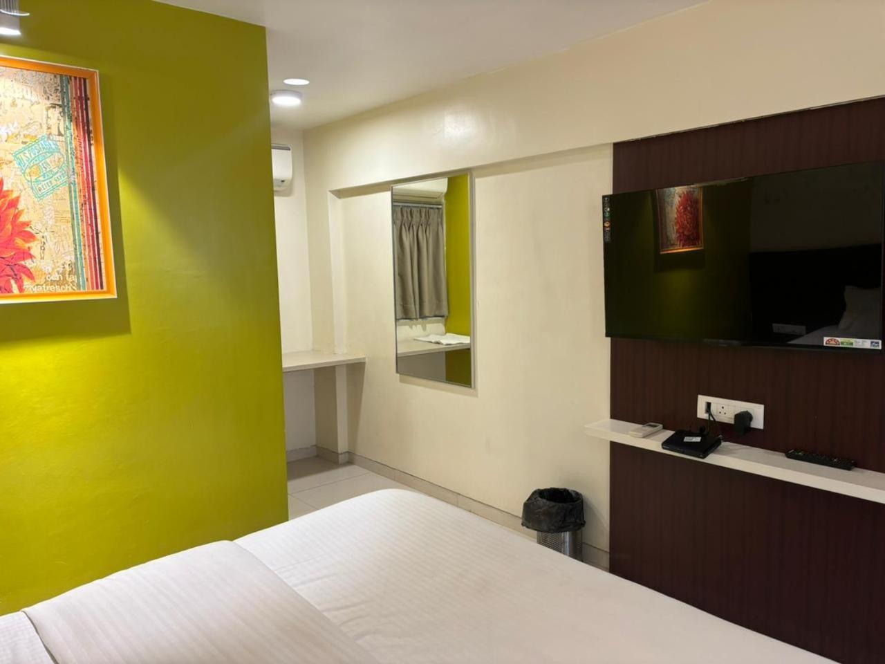 Hotel Haldi นาสิก ภายนอก รูปภาพ