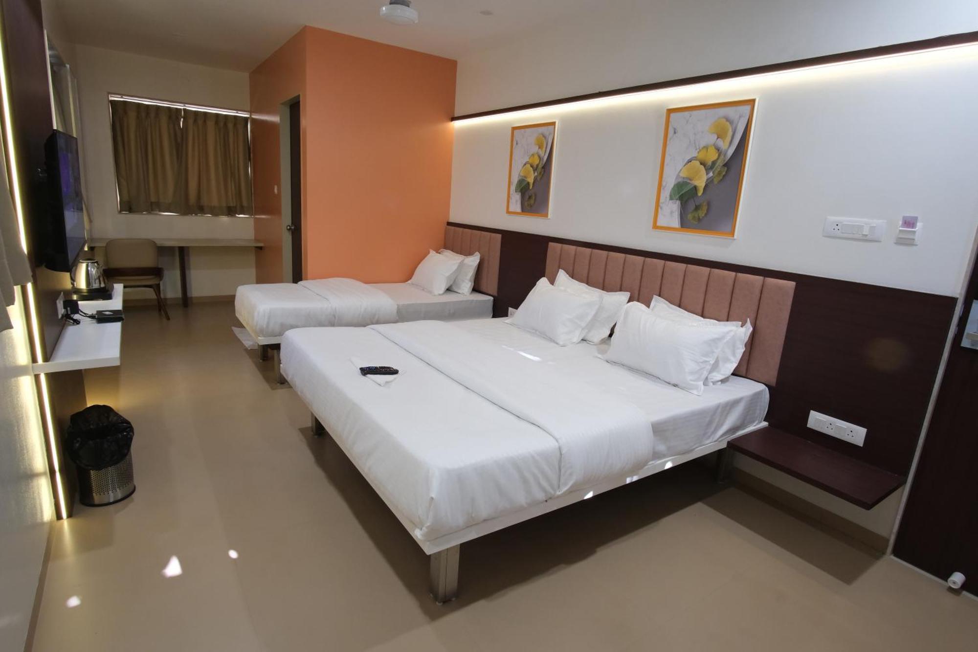 Hotel Haldi นาสิก ภายนอก รูปภาพ