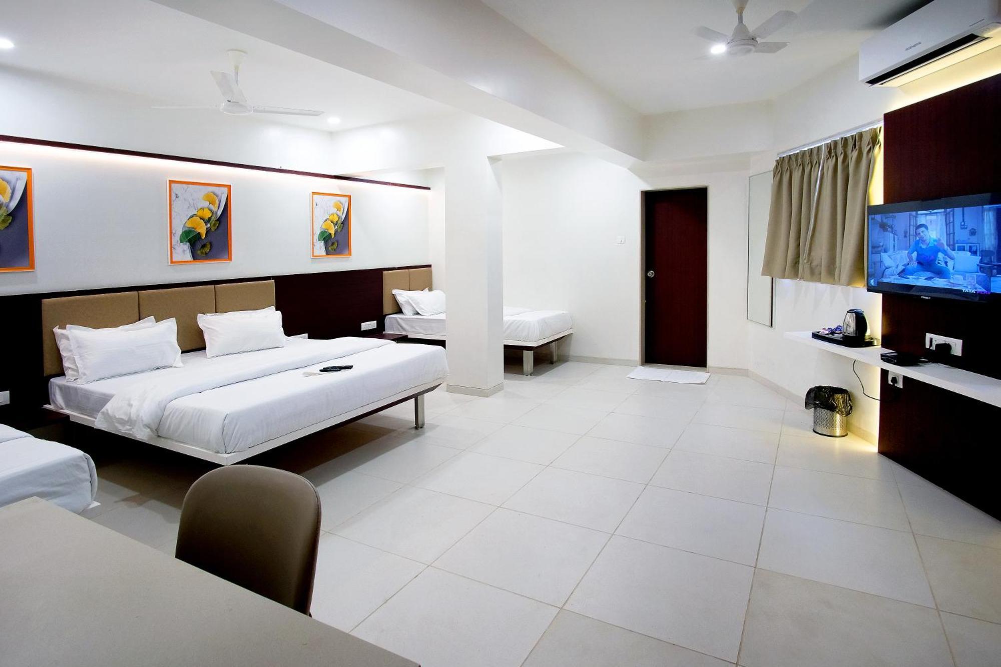 Hotel Haldi นาสิก ภายนอก รูปภาพ